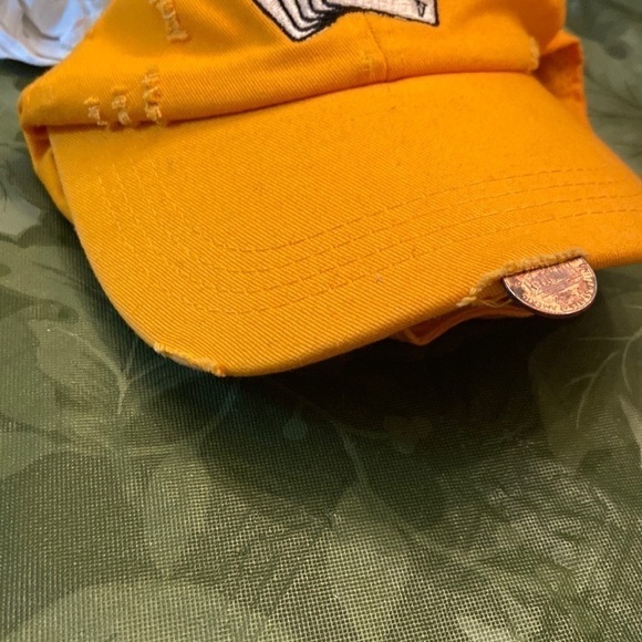 Lucky hat. This is guaranteed to summon Lady Luck. Pre-Notched for your charms. - Picture 4 of 4